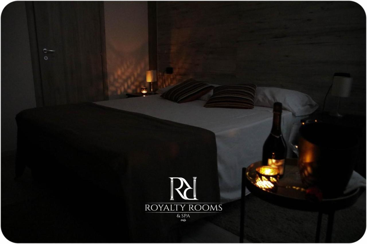 Royalty Rooms & Spa Naples Extérieur photo