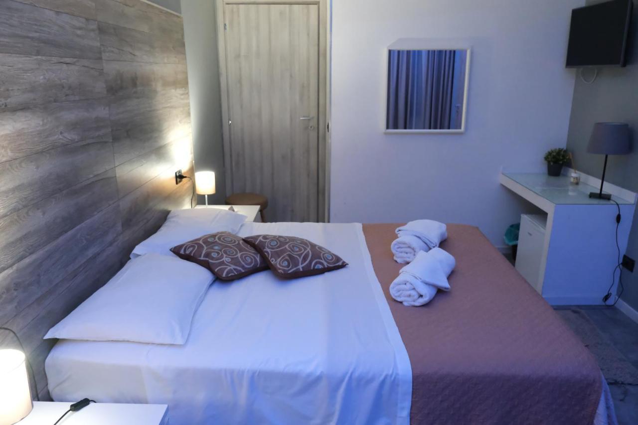 Royalty Rooms & Spa Naples Extérieur photo